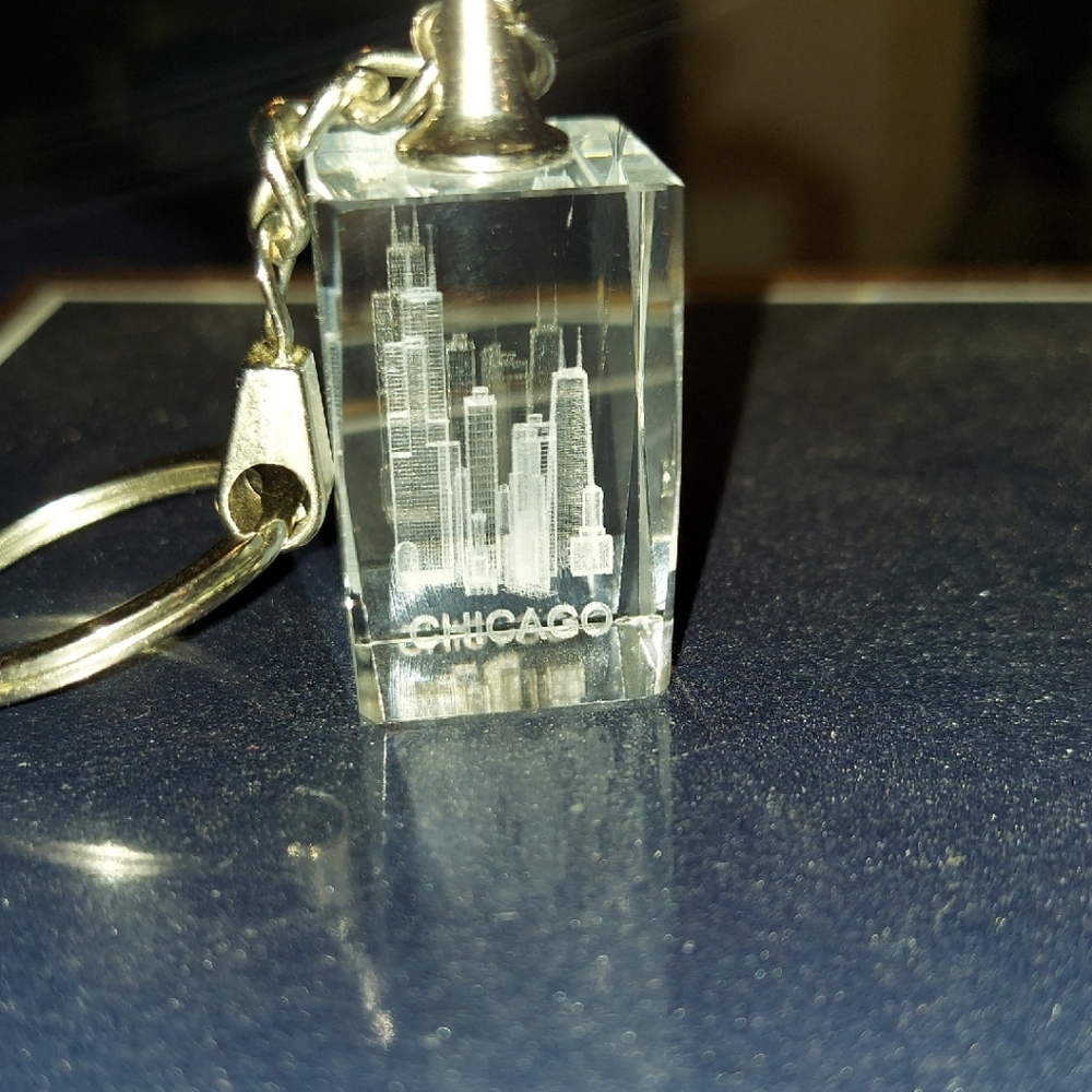 Crystal Chicago Skyline Keychain - Clear & Silver